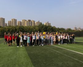 揭阳苔花如米小，也学牡丹开